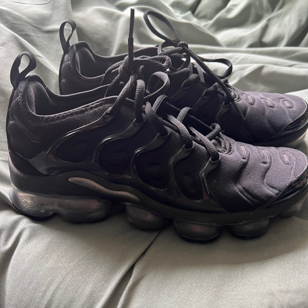Nike Vapormax - Picture 2 of 4